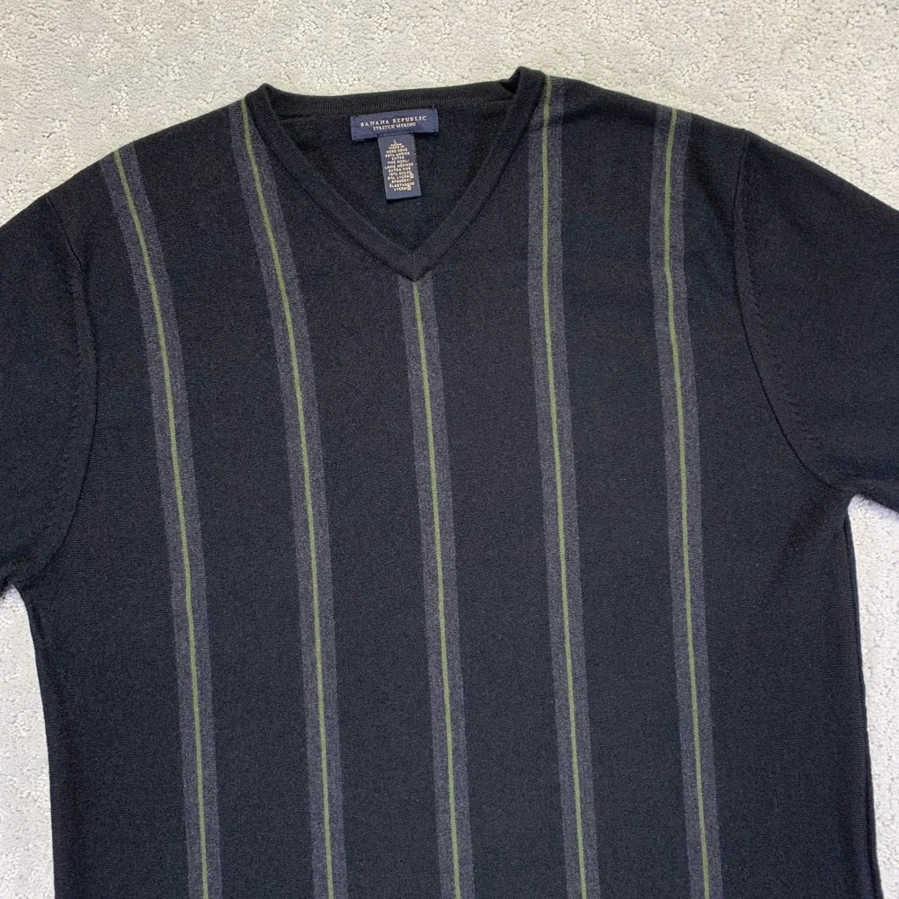 VINTAGE Banana Republic Sweater Mens L Black Striped‎ V-Neck Stretch Merino Wool